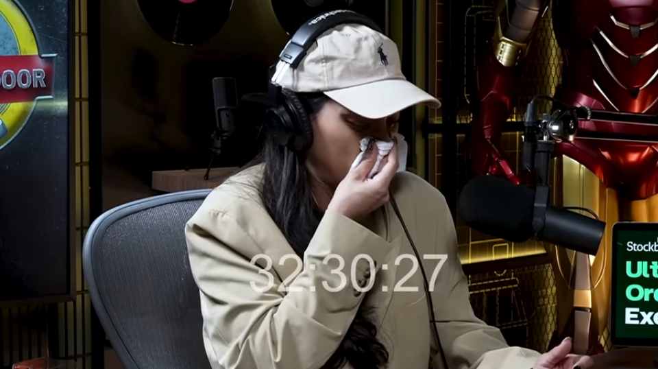 Erika Carlina Menangis Kabarkan Tengah Hamil 9 Bulan
